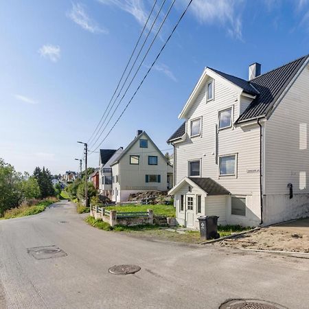 Room In Cozy Apartment 7 Min Walk From The City Center Tromsø Esterno foto