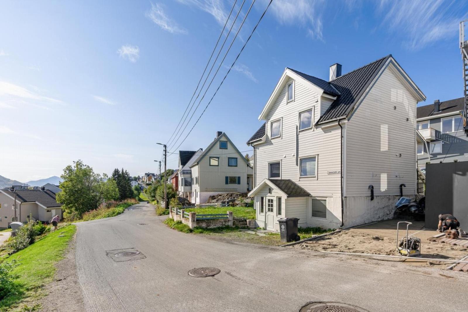 Room In Cozy Apartment 7 Min Walk From The City Center Tromsø Esterno foto